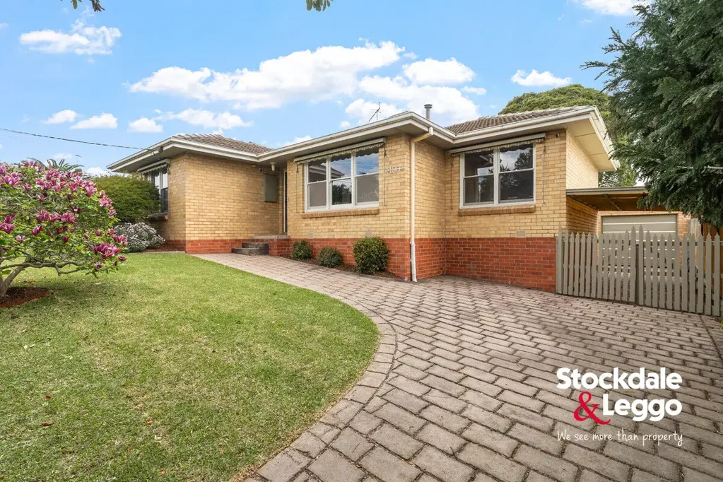 100 Valley Crescent, Glenroy, VIC 3046