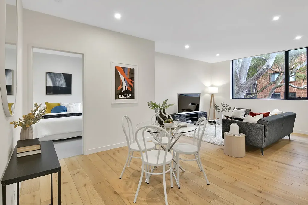 Roseville 2Kwarto North-Facing Elegance with Leafy Outlooks in Roseville's 'Kew'