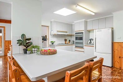Kusina - 40 Daymar Drive, Mooroolbark, VIC 3138