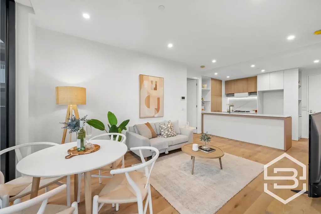 Light-Filled 2-Bedroom Abode with Northerly Aspect