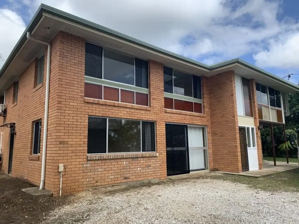 Spacious Upstairs Family Home