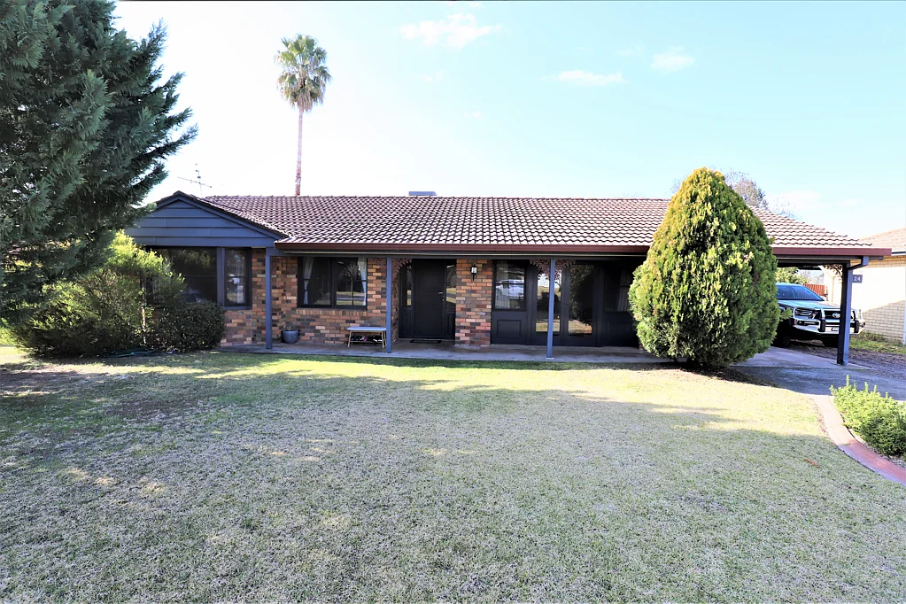 24 Cutler Avenue, Cootamundra, NSW 2590