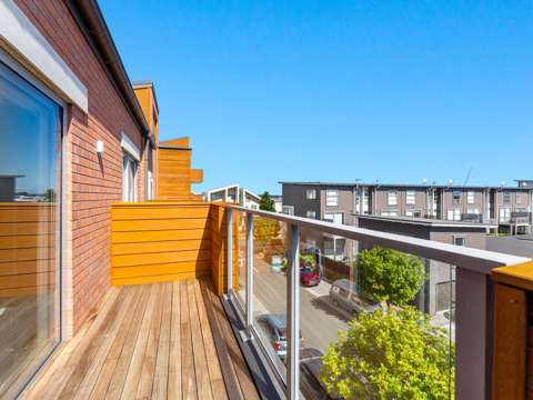 Hobsonville 2房  Cheap Cheap Cheap!!