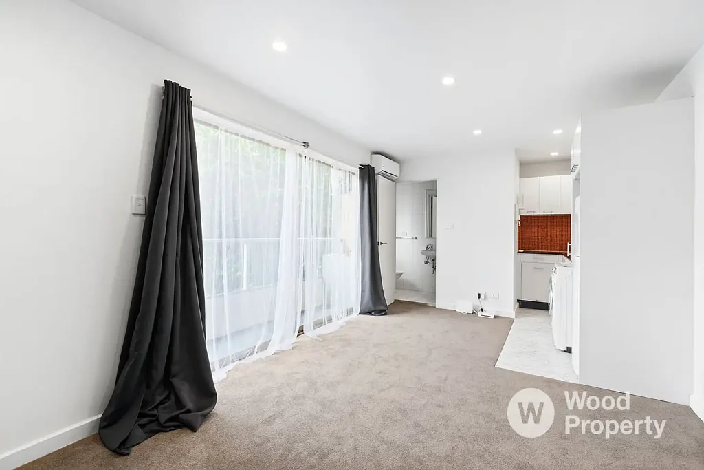 One-Bedroom Apartment in a Prime Bayside Location
