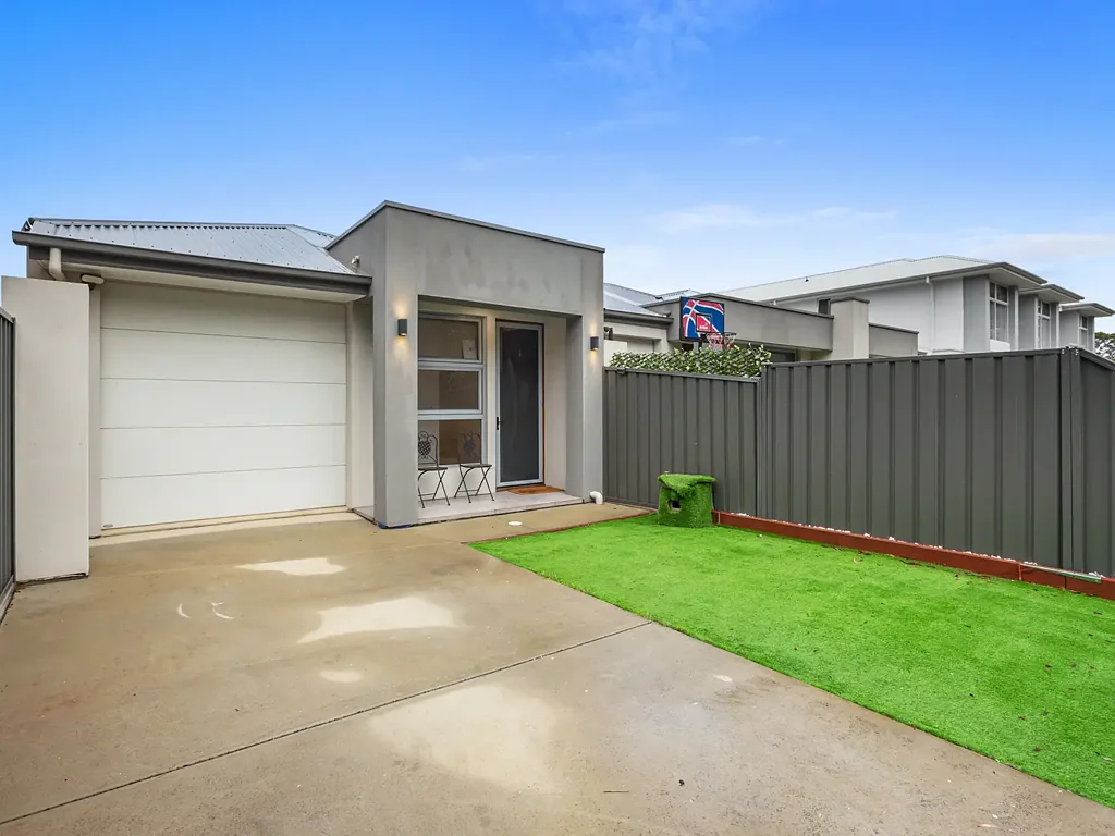 Oaklands Park 3房  Say hello to this Modern and stylish Torrens-titled home!