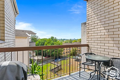 Ryde 2 Slaapkamer Quiet, Stunning, Sunlit Top-Floor Apartment in the Heart of Ryde