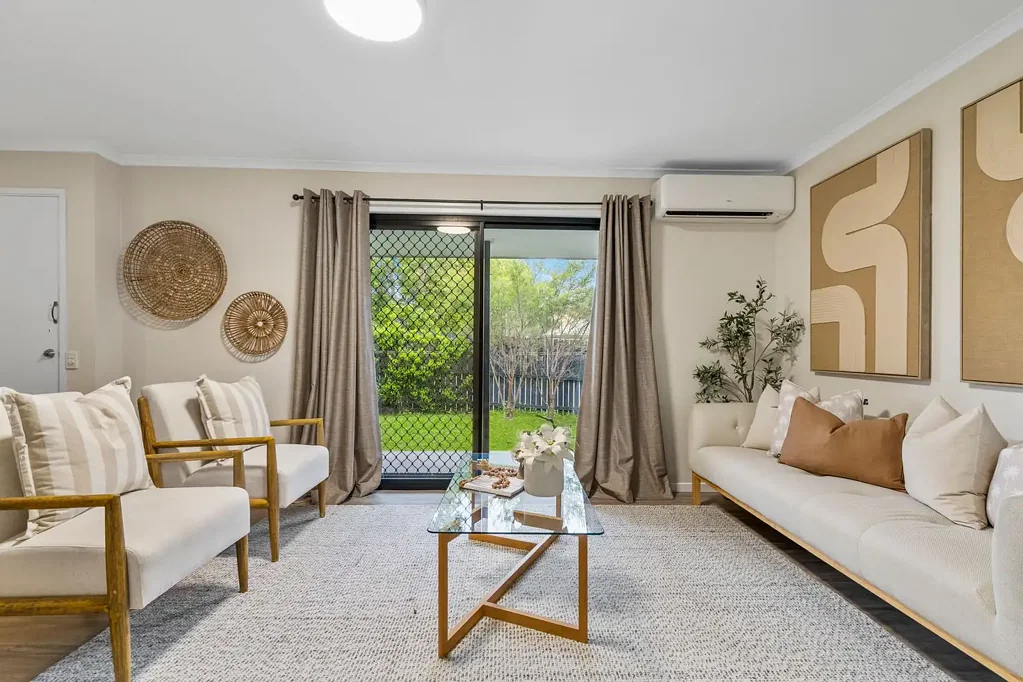 Chermside West 3房 548㎡宽绰地块  全新粉刷 三卧宽敞 翻新厨卫 L形休闲区 安全围栏后院 太阳能近好校医院 商场 Entry-Level Opportunity in Prime Chermside West