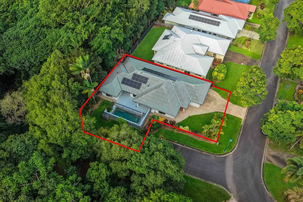 Mount Sheridan 4房  THE ULTIMATE FOREST GARDENS FAMILY RESIDENCE - ENTERTAINERS HAVEN