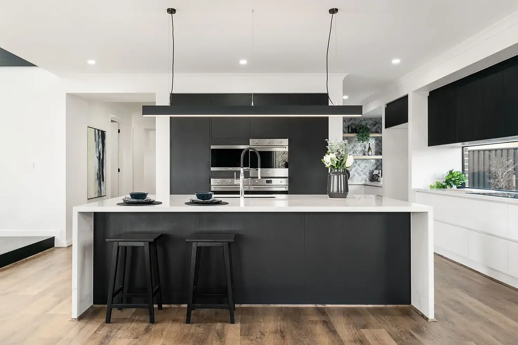 Dingley Village 4房 树立奢华生活的典范：选择八次荣获 HIA 奖项的建筑商。 Set the standard for luxury living: choose an eight-time HIA award-winning builder.