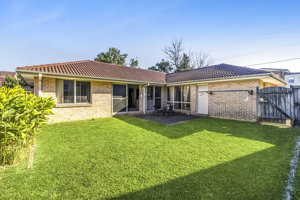 Forestville 3chambre SPACIOUS SINGLE LEVEL LIVING IN FORESTVILLE'S HEART