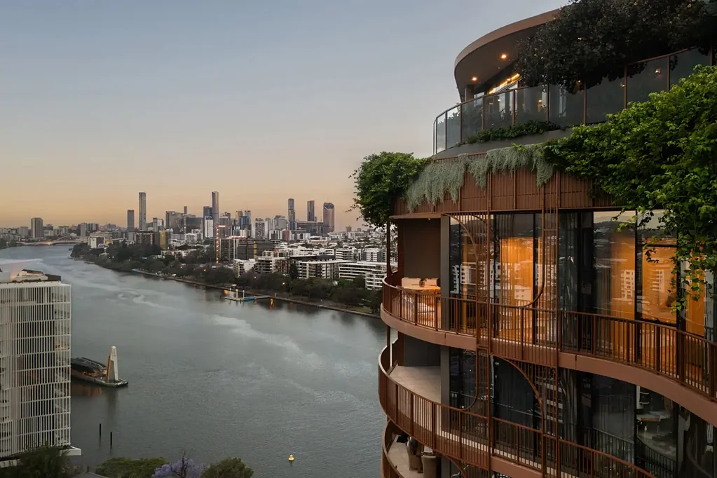 Toowong 3कमरा Monarch Residences Penthouse – Luxury Riverside Living with a Majestic Outlook