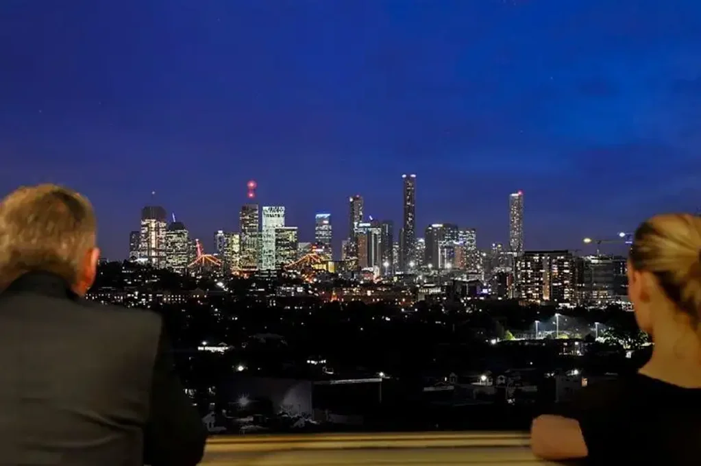 Hamilton 1 Bedroom Beautiful by Day, Spectacular by Night
