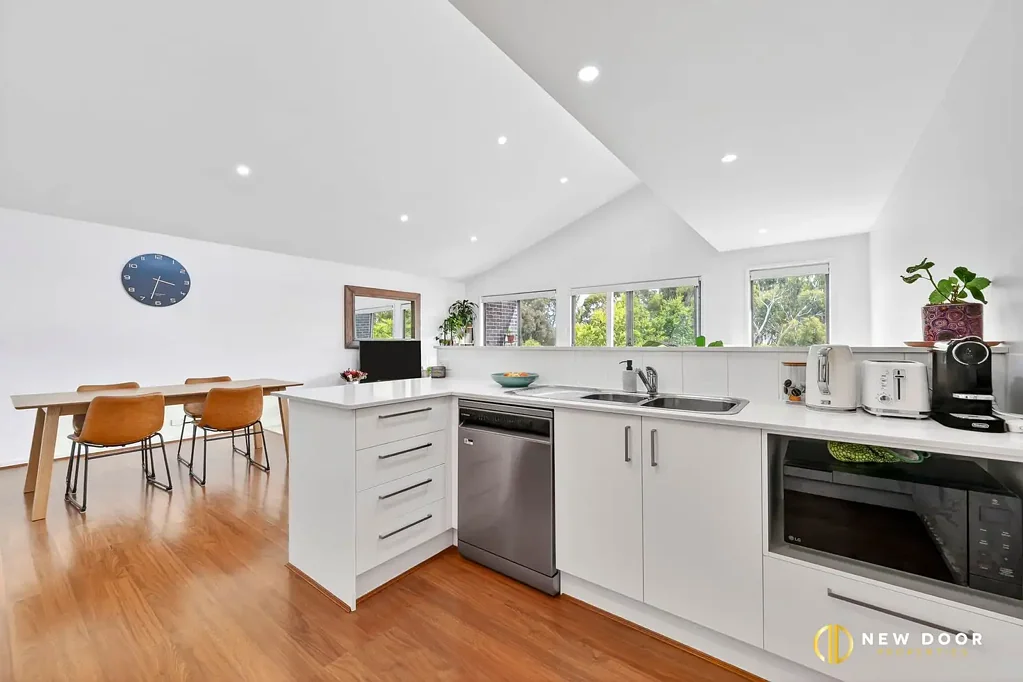 Casey 3房  Stylish living with seamless indoor-outdoor appeal.