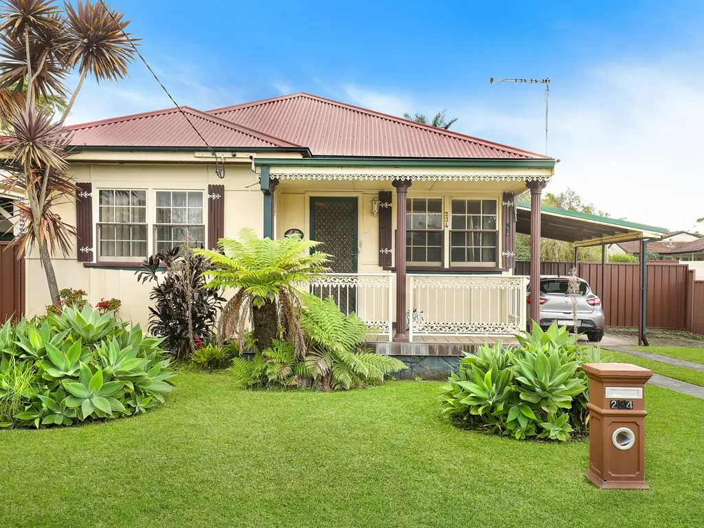 Corrimal 4 Bedroom Cottage Comfort with Potential
