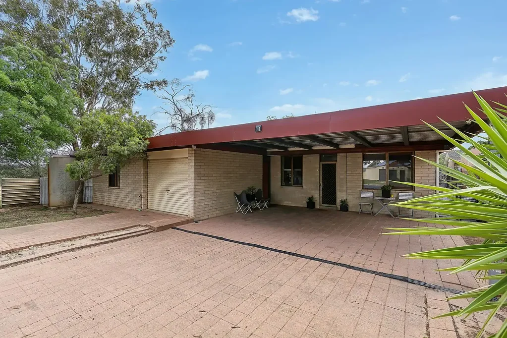 Spacious Family Home in Quiet Cul-de-Sac