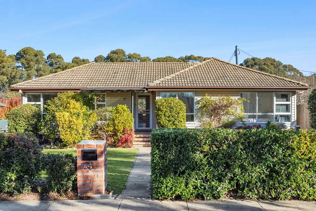 Narrabundah 3침실 Classic Charm, Remarkable Potential