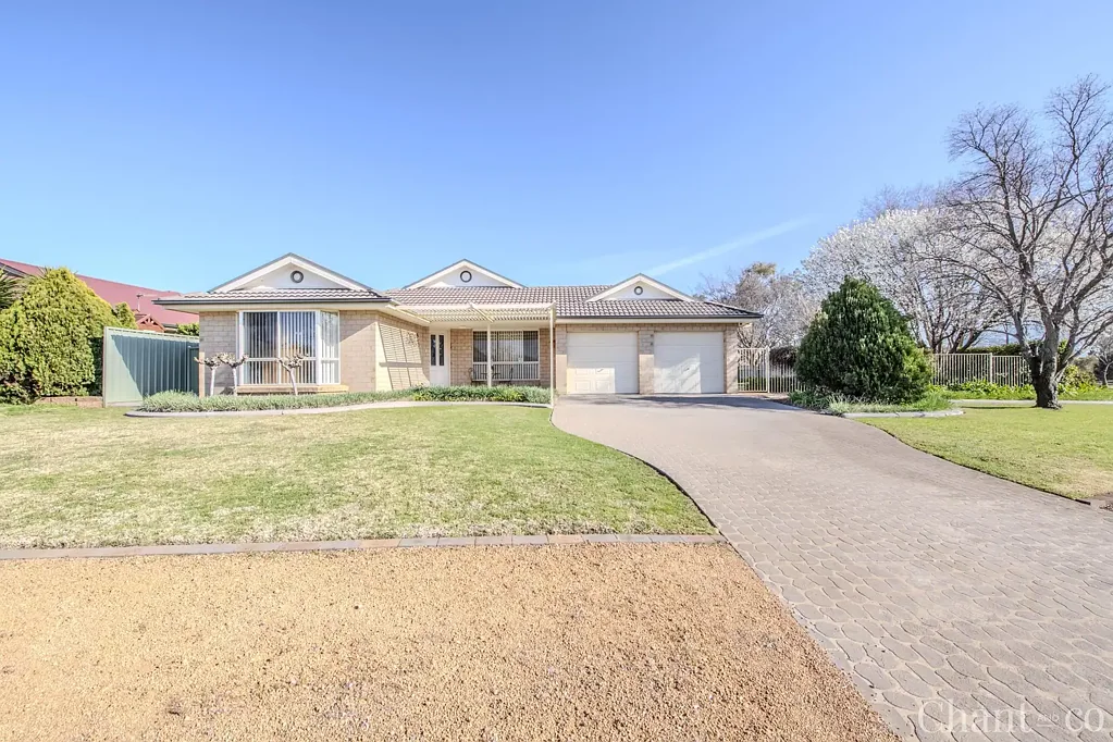 Dubbo 4Kwarto Yarrawonga Estate Living with Impressive Shedding