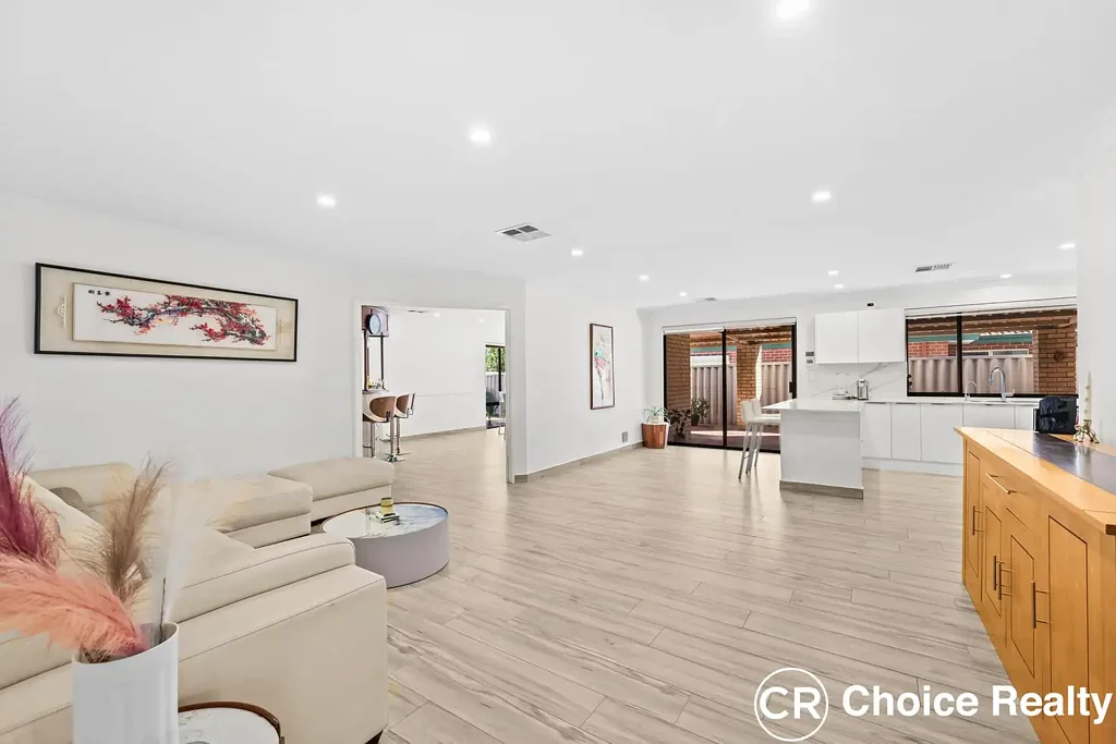 Leeming 5房  Huge Stately Family Residence…Trophy Home!