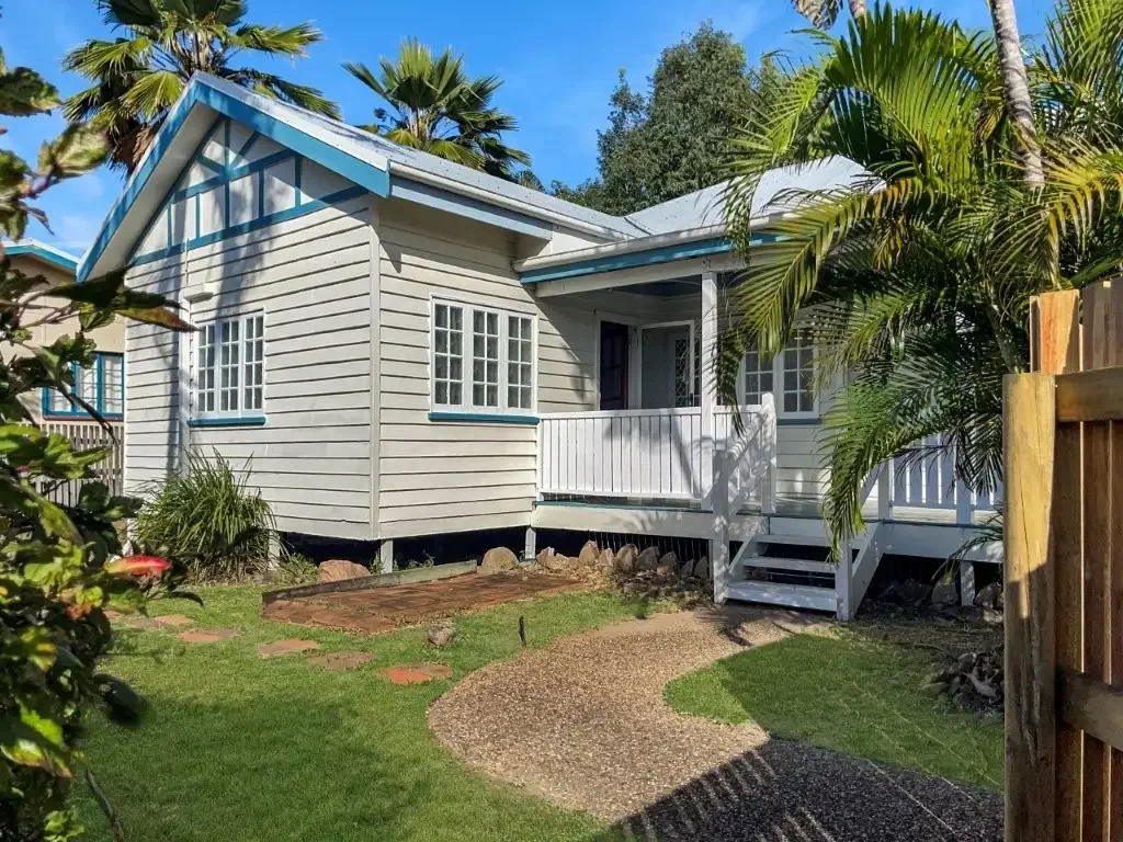 Charming Qlder with Ensuite & Courtyard Garden