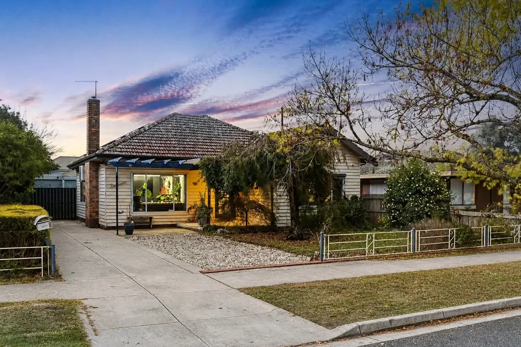 Wendouree 3房  Move-In Ready Home with Side Access & Shedding