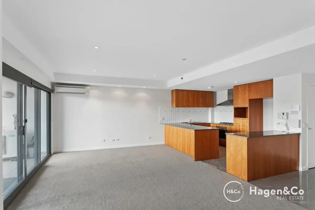 10th Floor Apartment with Magnificent River Views