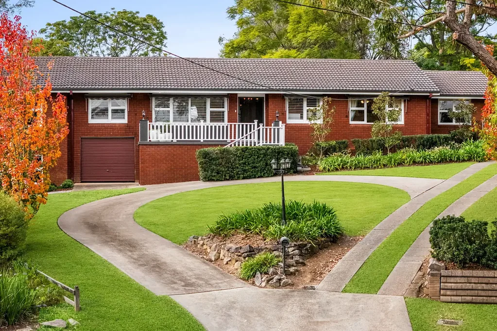 Camden South 5chambre Exceptional Family Living with Self Contained Granny Flat