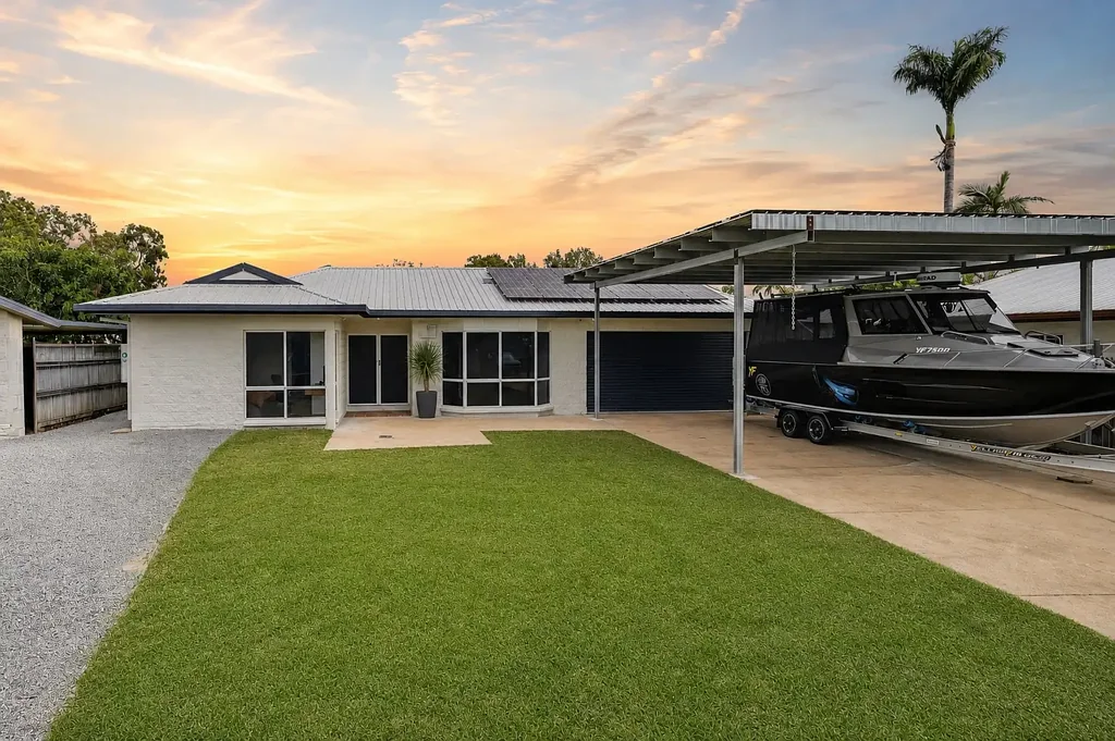 Kelso 4房  Family Living with Resort-Style Entertaining, Massive Energy Storage & Endless Versatility