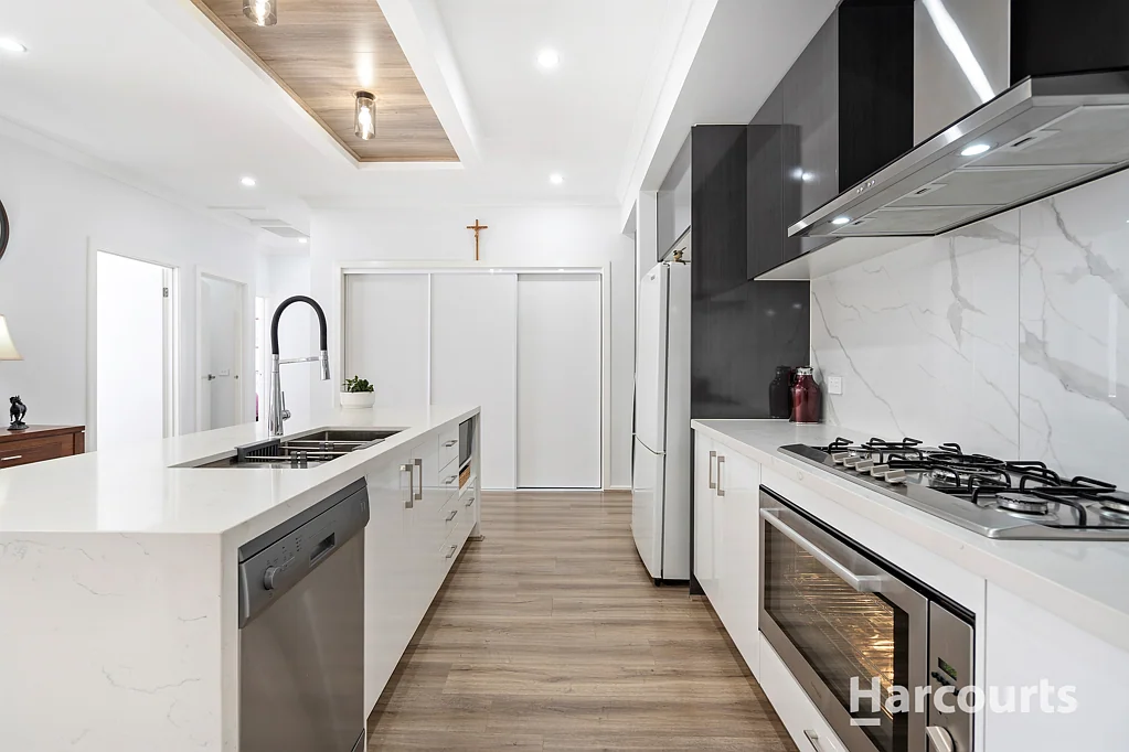 Deanside 4침실 155 Maradona Boulevard, Deanside – Stylish, Spacious & Move-In Ready
