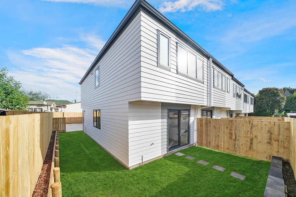 Papatoetoe 2 Bedroom Modern Family Living in the Heart of Papatoetoe