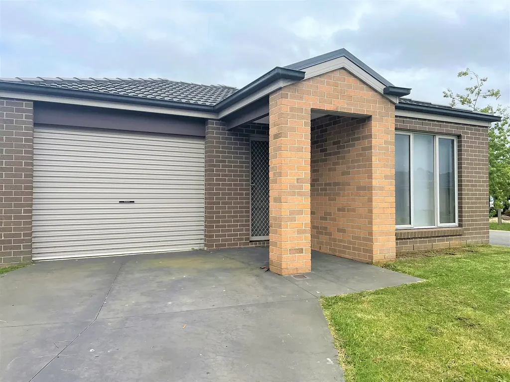 Family Home in Hunt Club Estate