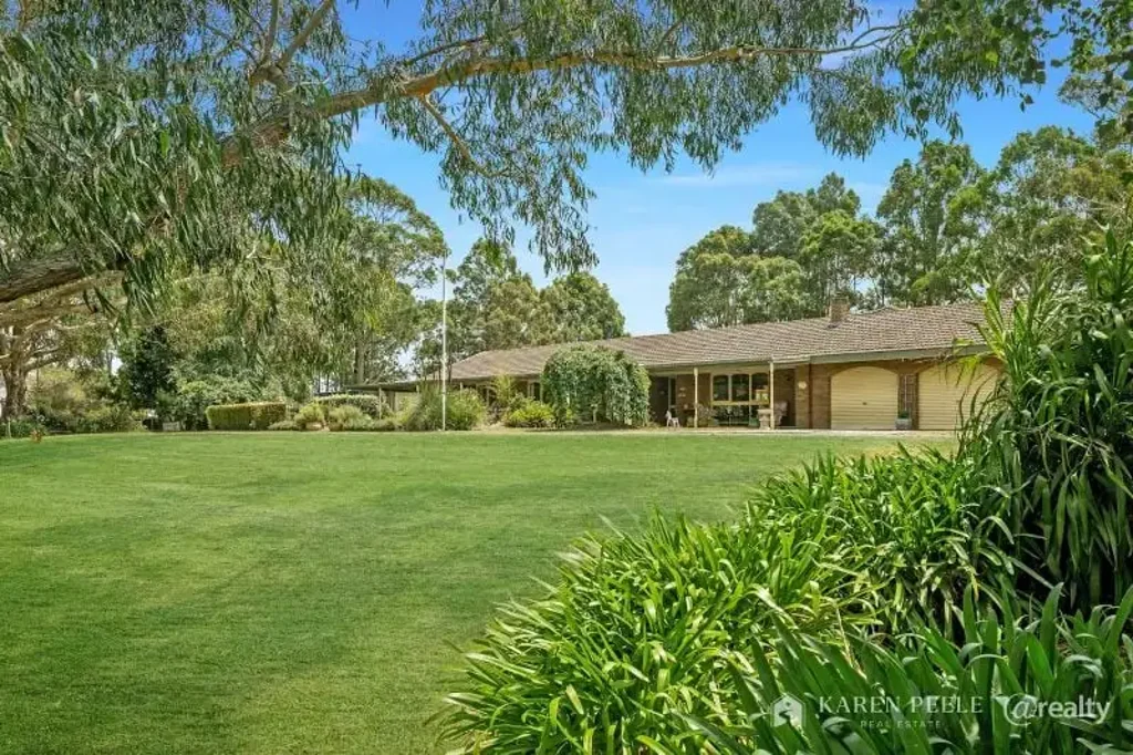 Labertouche 4房  Landmark 40 acre Lifestyle Estate with Pool, Studio & Exceptional Privacy