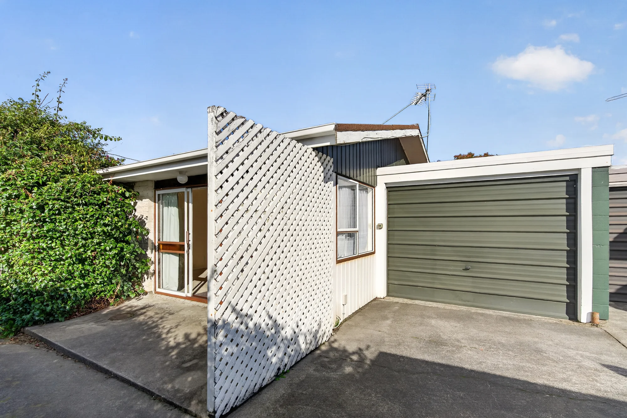 Lansdowne 2Moenga Asking $349,000 - Manageable Living on Matipo