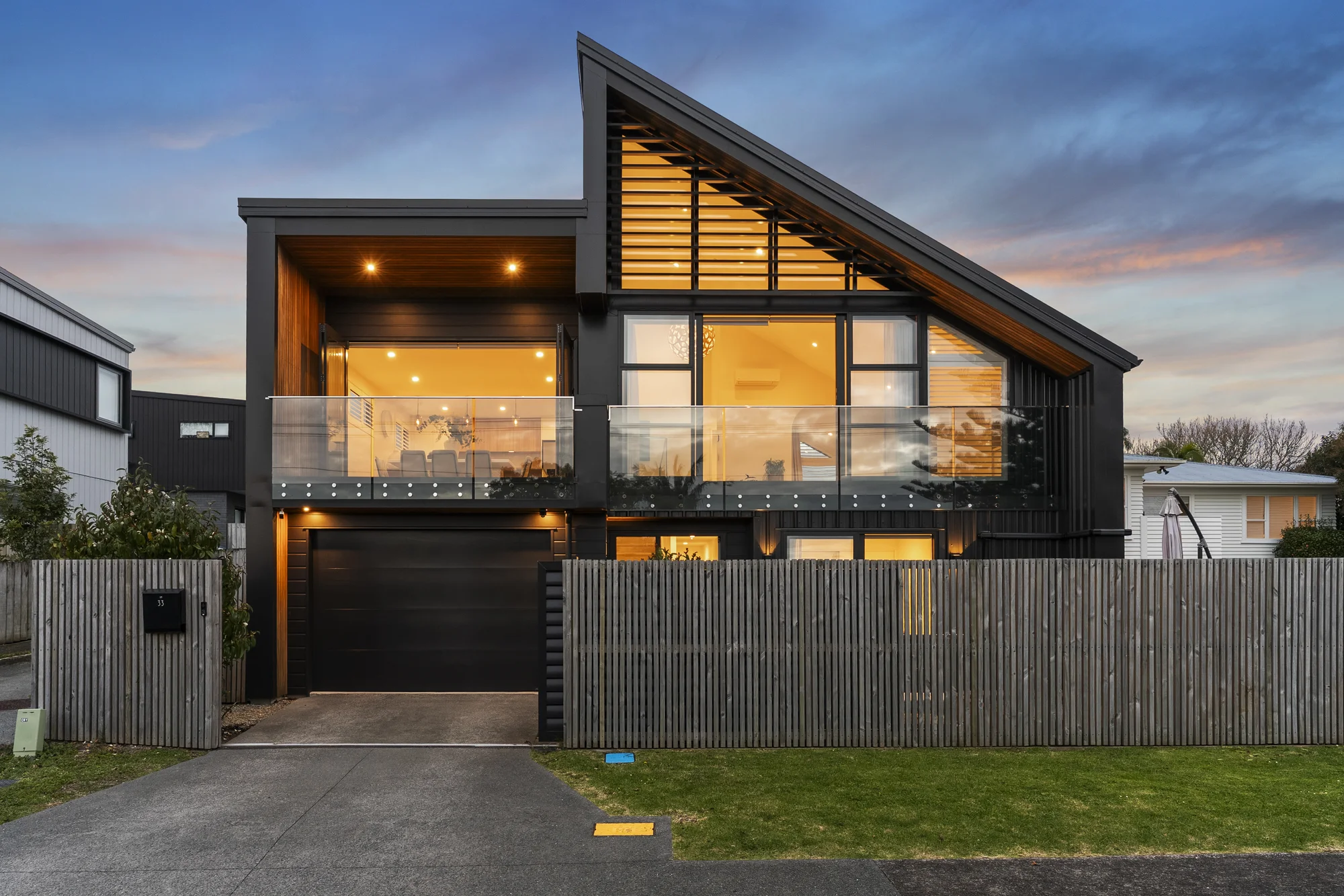 Te Atatu Peninsula 4房  Boutique Architectural Residence with Water Views