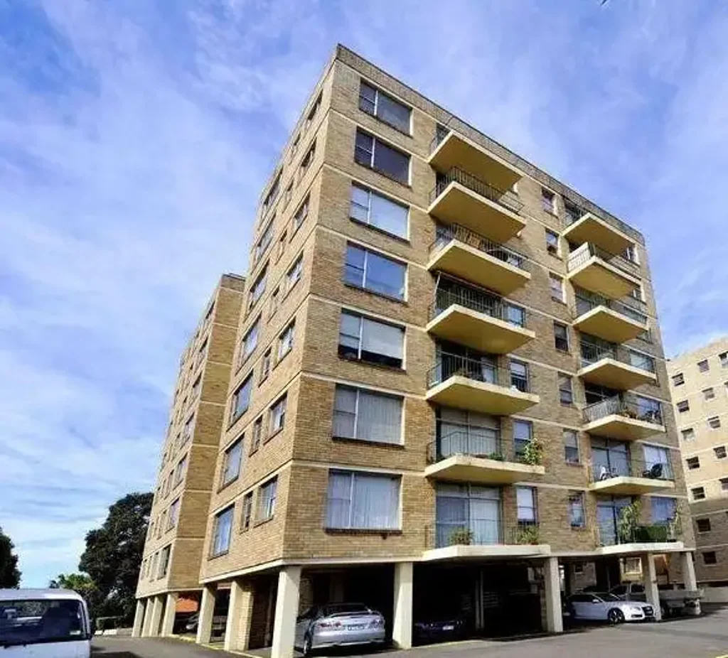Stylish Studio Apartment in the Heart of Centennial Park With Parking