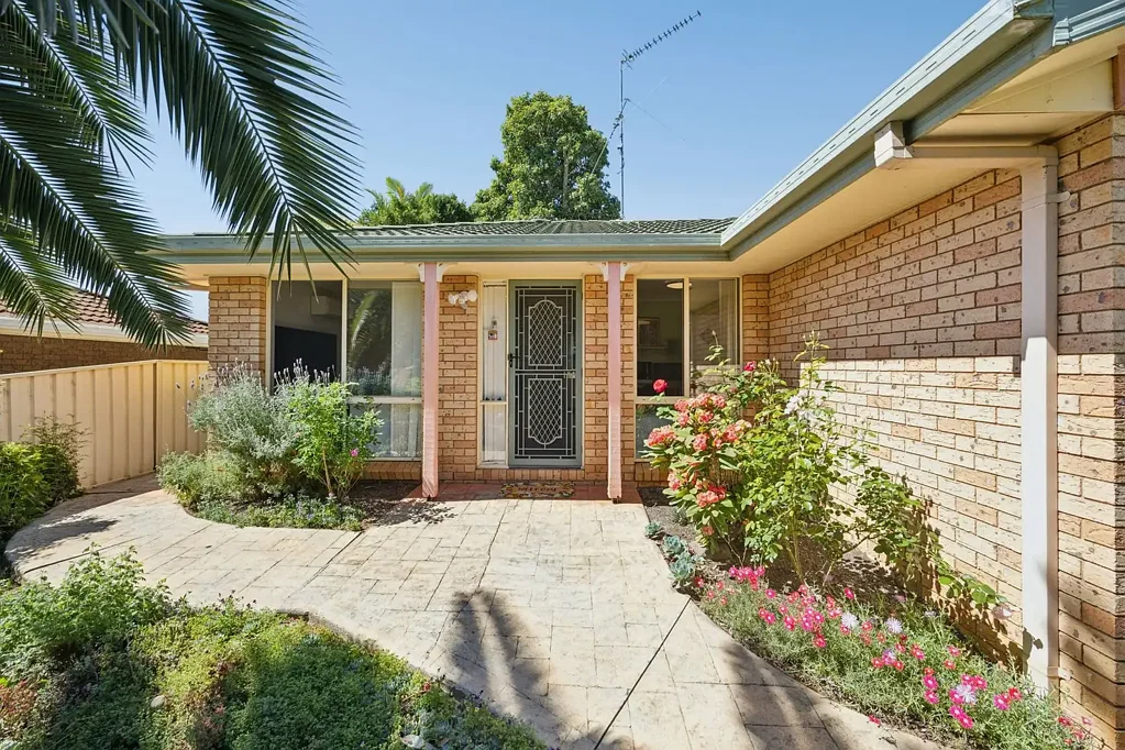 11 Rose Drive, Mount Annan, NSW 2567