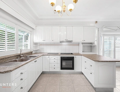 12 Ellis Street, Merrylands, Parramatta (Northwest suburbs), 4房, 3浴, House