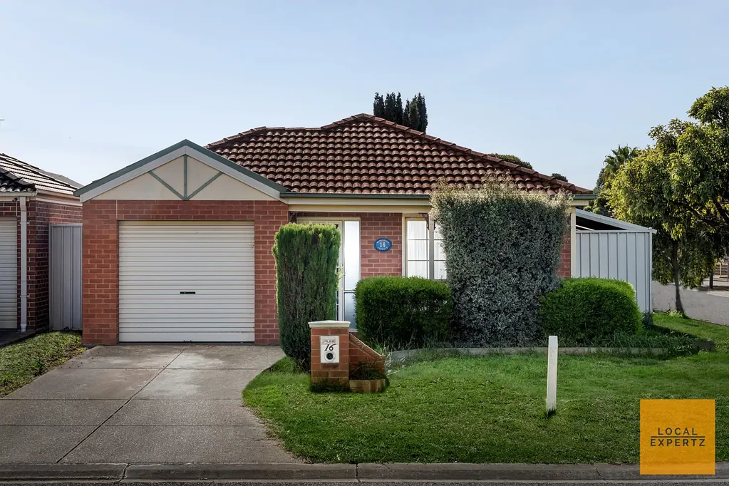 16 Wyperfeld Circuit, Caroline Springs, VIC 3023