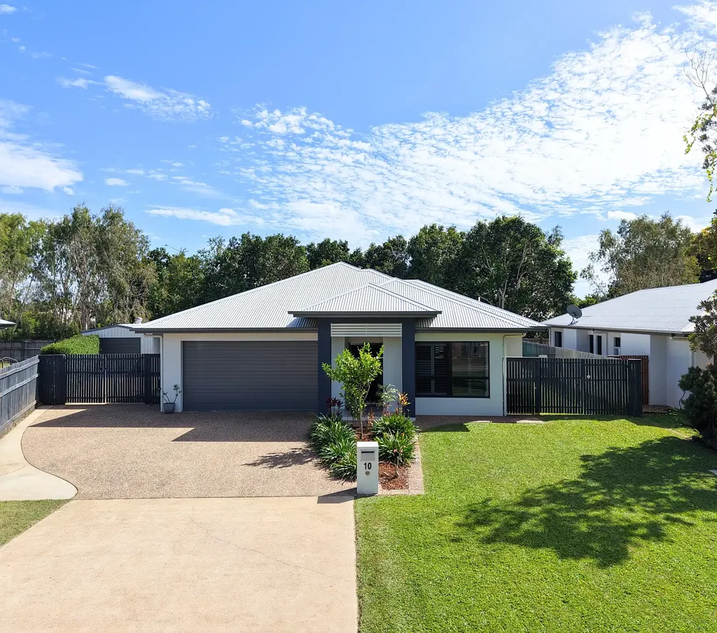 Rasmussen 4 Bedroom Family Living with Pool, Shed & Theatre Room - The Complete Package
