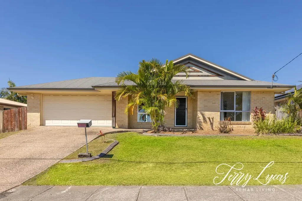 Caboolture South 4कमरा SPACE FOR THE FAMILY + SIDE ACCESS + PLATYPUS CREEK PARKLAND DOWN THE STREET!