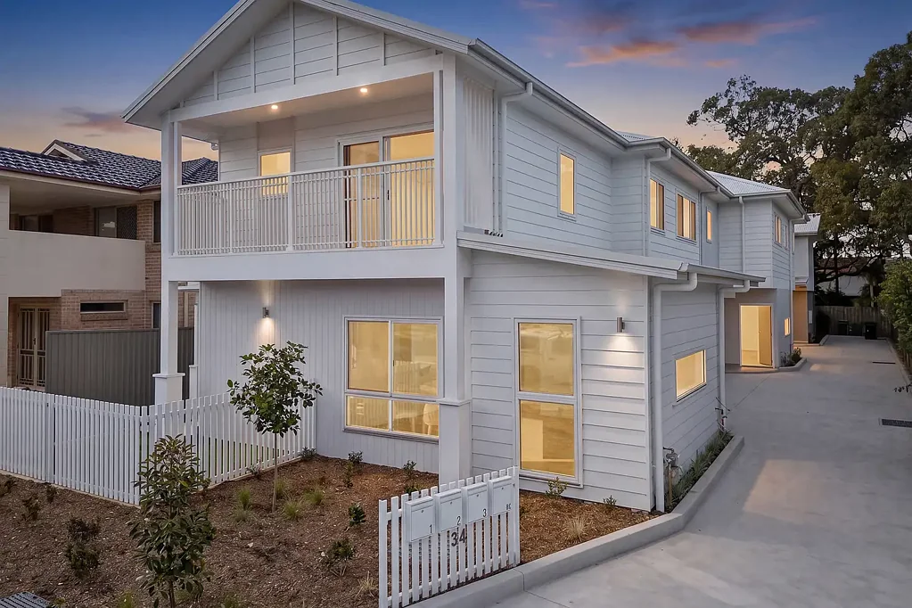 Ettalong Beach 3ਬੈੱਡਰੂਮ Brand new boutique Hamptons townhomes, 300m to Ettalong village and waterfront
