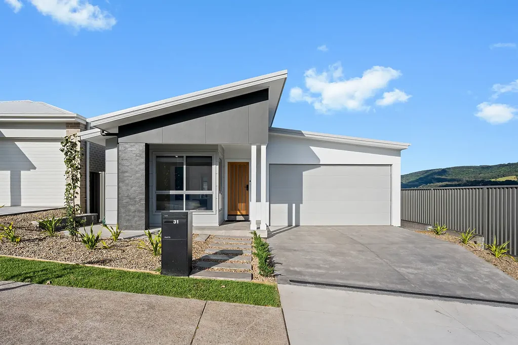 Calderwood 4房  Deceiving in Size - Near-New Family Home with Premium Finishes & Scenic Views