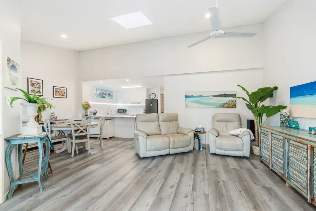 Torquay 2બેડરૂમ Stylish Beachside Living - Renovated & Ready to Enjoy