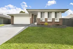 73 RADIANT AVE, Bolwarra Heights