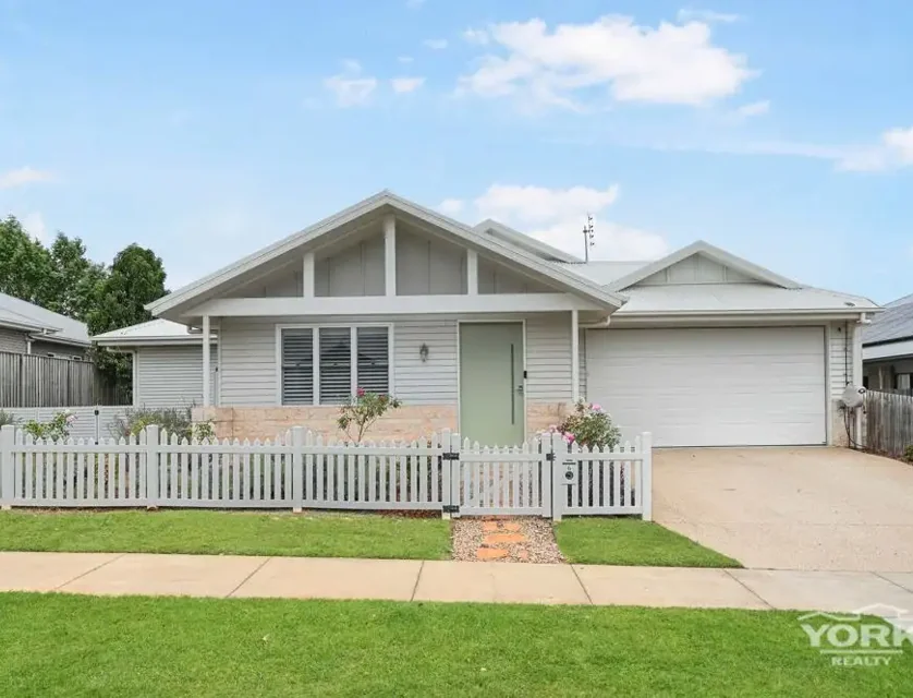 6 Fullbrook Avenue, Highfields, QLD 4352, 4 غرف, 2 حمامات, House