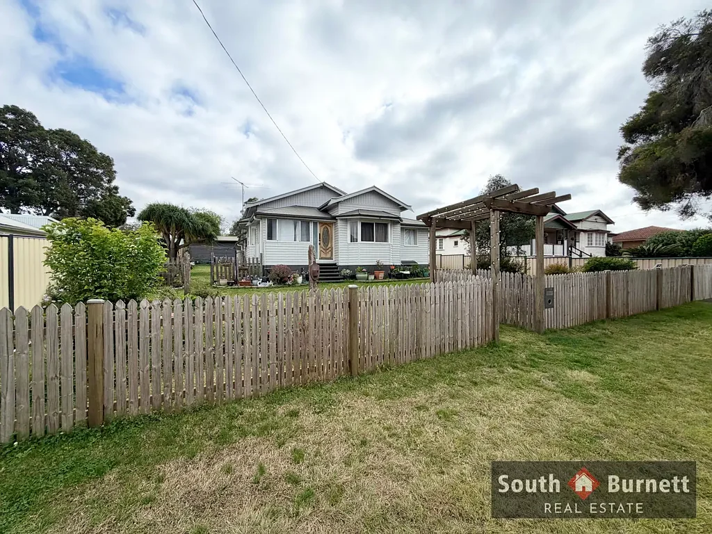 Kingaroy 3房  Charming Queenslander with Modern Comforts