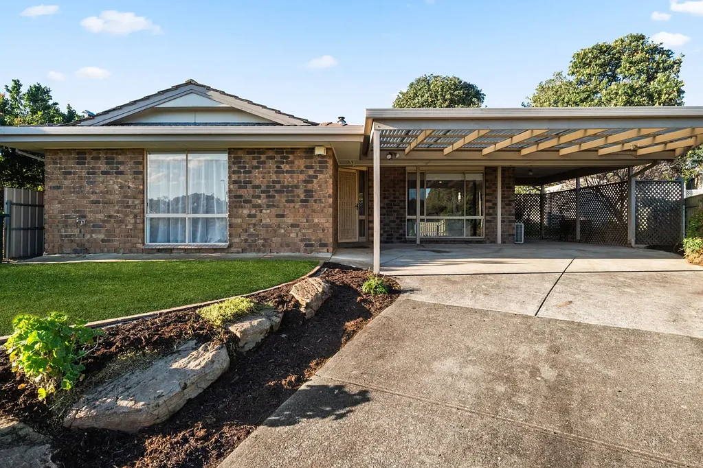Woodcroft 3Habitaciones Family Comfort with Exceptional Outdoor Appeal.