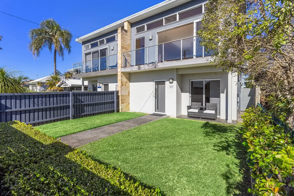 Kiama 3房  "LOCATION LOCATION"- A Multipurpose Duplex Home in Beachside Kiama with Views.