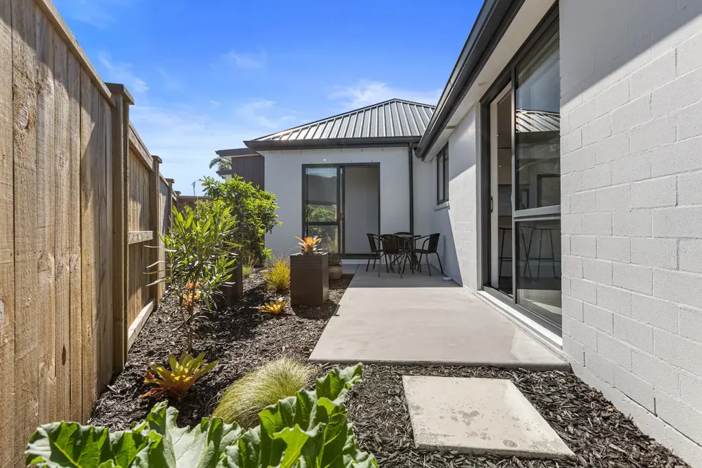 Perfect in Papamoa Beach  - Semi Furnished Unit.