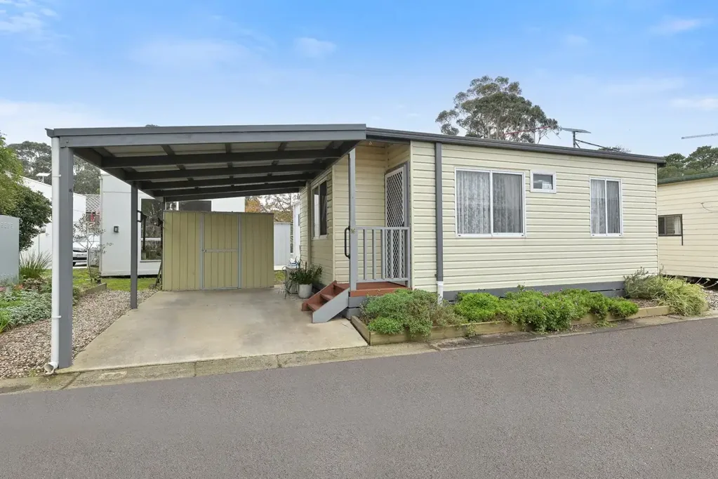 Beaconsfield 2ਬੈੱਡਰੂਮ BRILLIANT VALUE IN BLUE GUM LIFESTYLE VILLAGE!!