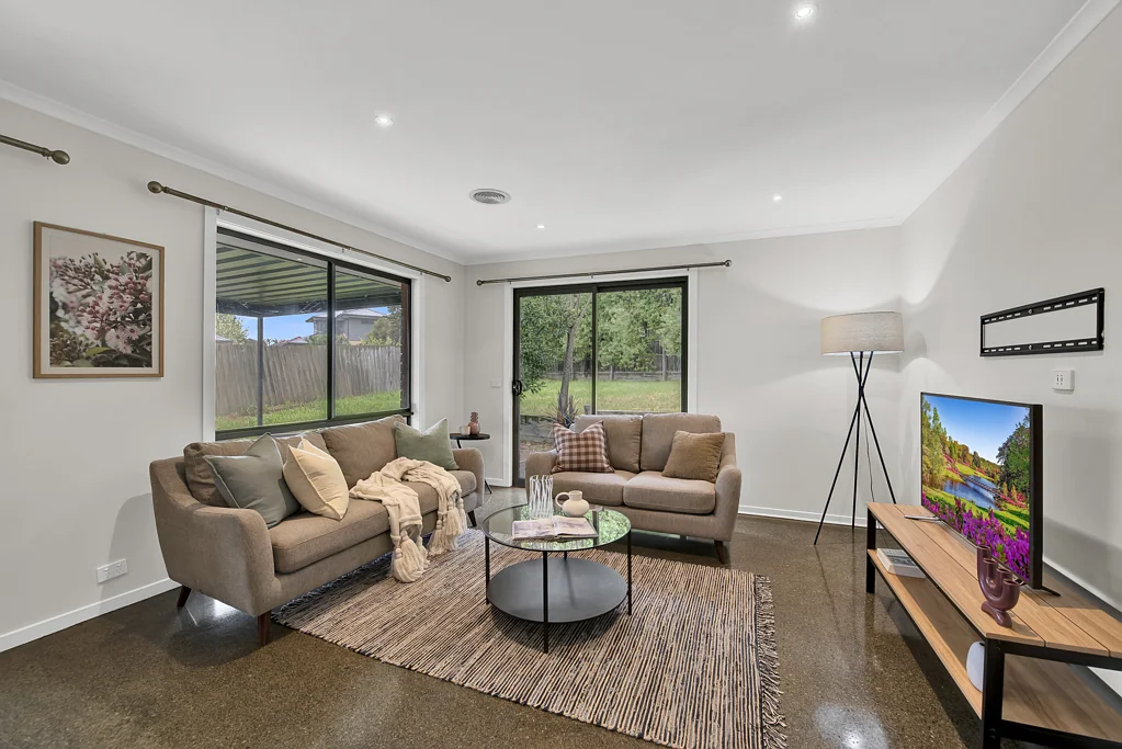 10 Natanya Drive, Pakenham, VIC 3810